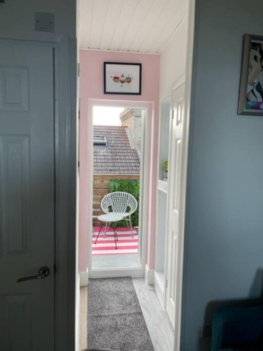 "The Parlour" Seafront Apartment AEGON International Esterno foto