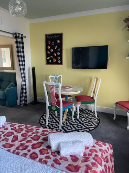 "The Parlour" Seafront Apartment AEGON International Esterno foto