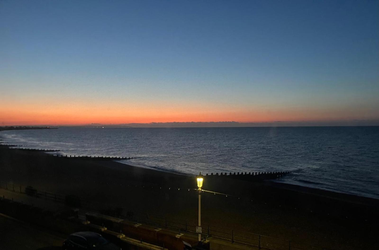 "The Parlour" Seafront Apartment AEGON International Esterno foto